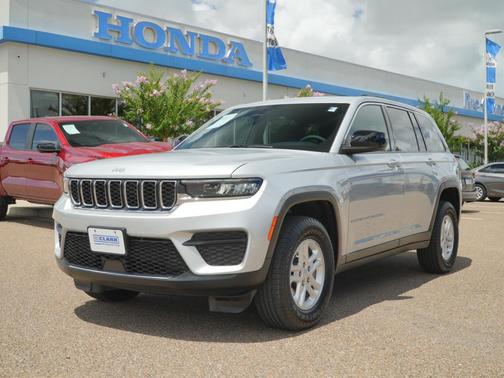 Silver Zynith 2025 Jeep Grand Cherokee Laredo