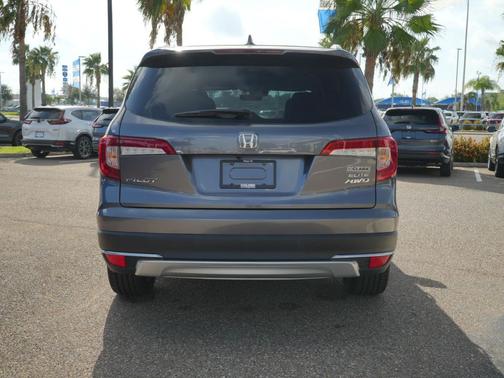 Modern Steel Metallic 2022 Honda Pilot AWD Elite