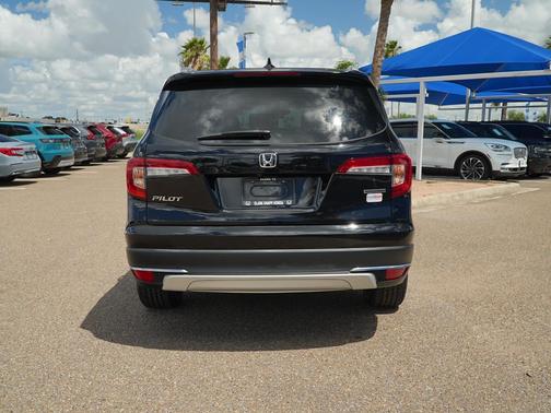 2022 Honda Pilot Touring 8-Passenger