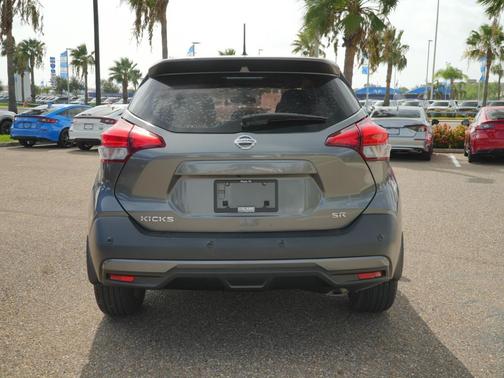Gun Metallic 2020 Nissan Kicks SR
