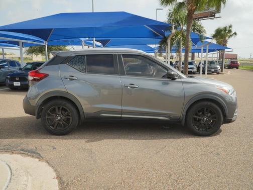 Gun Metallic 2020 Nissan Kicks SR