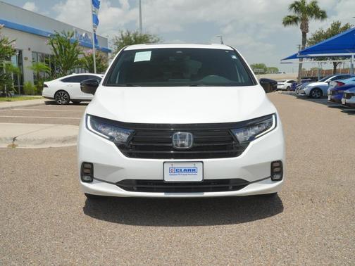 Platinum White Pearl 2024 Honda Odyssey Sport
