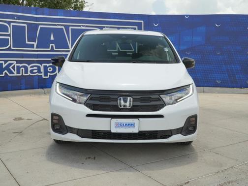 Platinum White Pearl 2026 Honda Odyssey Sport-L