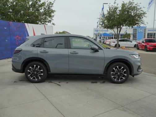 Urban Gray Pearl 2027 Honda HR-V EX-L