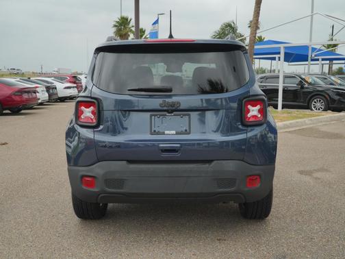 Slate Blue Pearlcoat 2023 Jeep Renegade Altitude