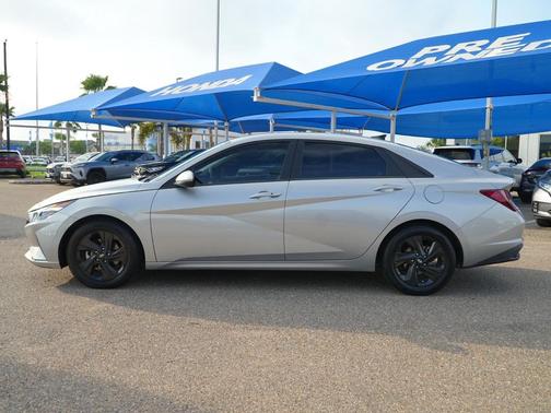 Shimmering Silver Pearl 2021 Hyundai ELANTRA SEL