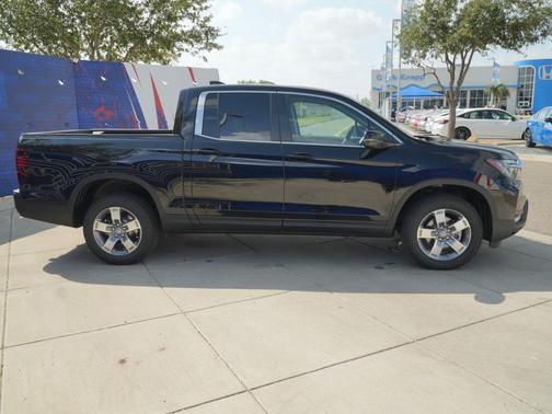 Crystal Black Pearl 2026 Honda Ridgeline RTL