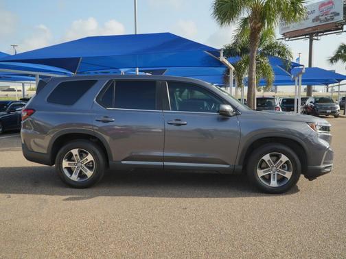 Modern Steel Metallic 2024 Honda Pilot EX-L 7 Passenger