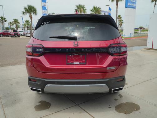 Radiant Red Metallic II 2026 Honda Pilot EX-L