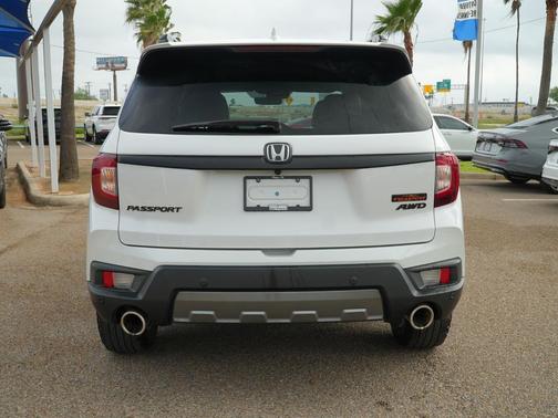 Platinum White Pearl 2023 Honda Passport AWD TrailSport