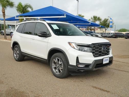Platinum White Pearl 2023 Honda Passport AWD TrailSport