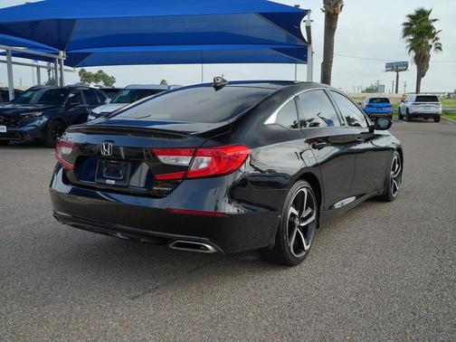Crystal Black Pearl 2022 Honda Accord Sport 1.5T