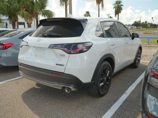 Platinum White Pearl 2024 Honda HR-V AWD Sport