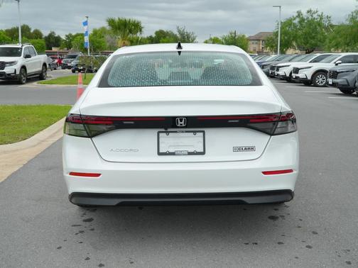Platinum White Pearl 2026 Honda Accord SE