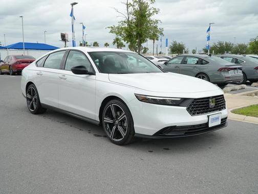 Platinum White Pearl 2026 Honda Accord SE
