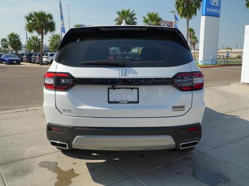 2025 Honda Pilot Touring 8-Passenger