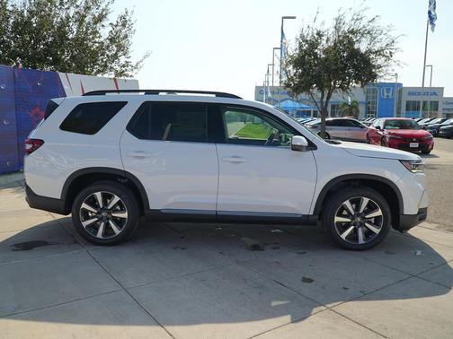 2025 Honda Pilot Touring 8-Passenger