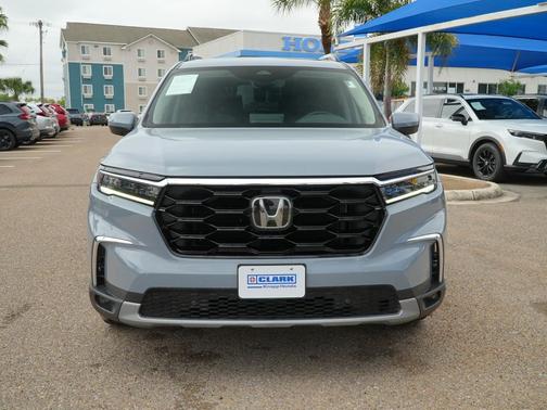 Sonic Gray Pearl 2024 Honda Pilot Touring 8-Passenger