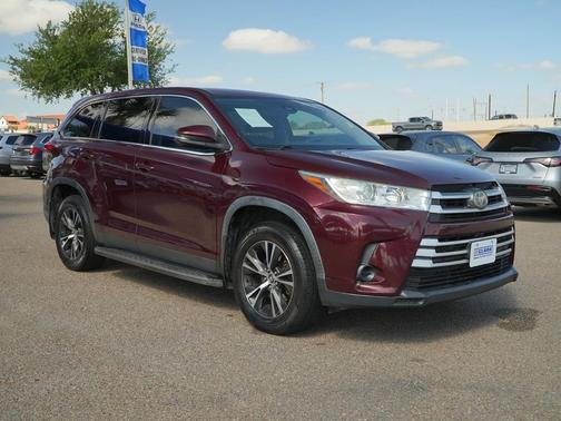 Ooh La La Rouge Mica 2019 Toyota Highlander LE I4