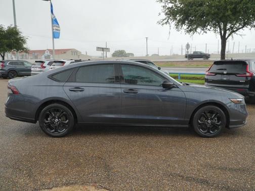 Meteorite Gray Metallic 2025 Honda Accord SE