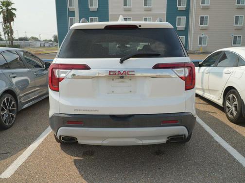 White Frost Tricoat 2023 GMC Acadia FWD SLT