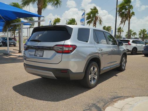 Lunar Silver Metallic 2025 Honda Pilot EX-L