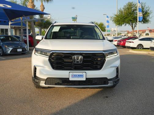 2023 Honda Pilot Touring 8-Passenger