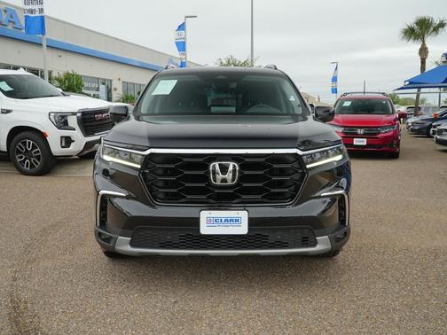 2025 Honda Pilot Touring 8-Passenger