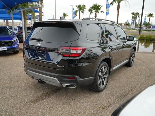 2025 Honda Pilot Touring 8-Passenger