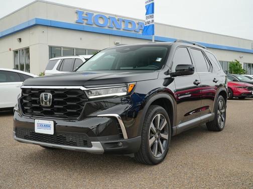 2025 Honda Pilot Touring 8-Passenger