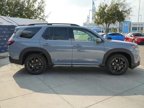 2025 Honda Pilot Touring 8-Passenger