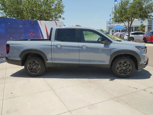 Sonic Gray Pearl 2026 Honda Ridgeline TrailSport+