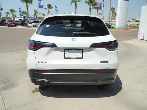 Platinum White Pearl 2026 Honda HR-V LX