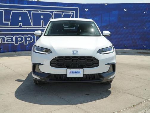 Platinum White Pearl 2026 Honda HR-V LX