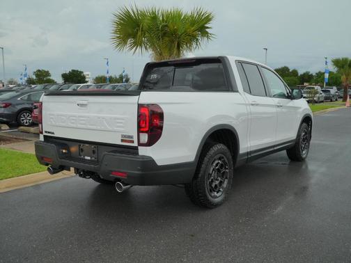Platinum White Pearl 2026 Honda Ridgeline TrailSport+