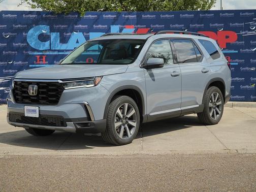 2025 Honda Pilot Touring 8-Passenger