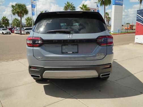 2025 Honda Pilot Touring 8-Passenger