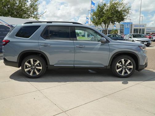 2025 Honda Pilot Touring 8-Passenger