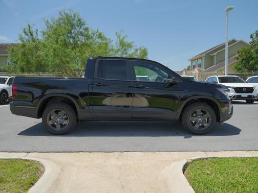 Crystal Black Pearl 2026 Honda Ridgeline TrailSport