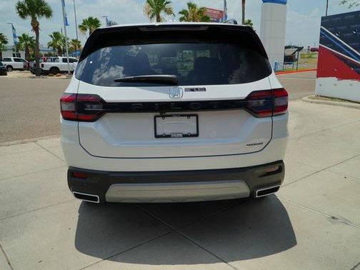 2025 Honda Pilot Touring 8-Passenger
