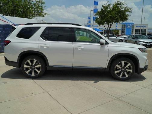 2025 Honda Pilot Touring 8-Passenger