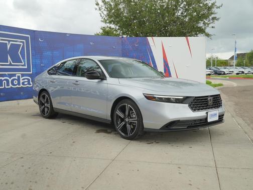 Solar Silver Metallic 2026 Honda Accord SE