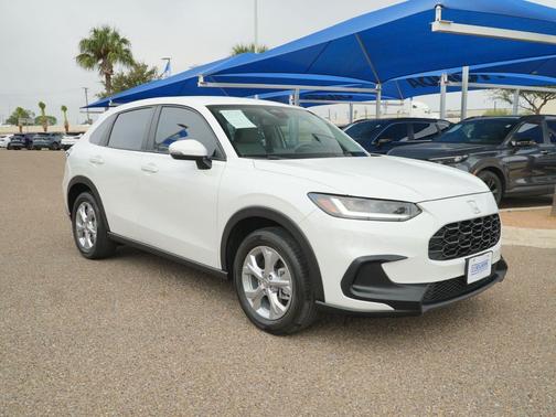 Platinum White Pearl 2024 Honda HR-V LX