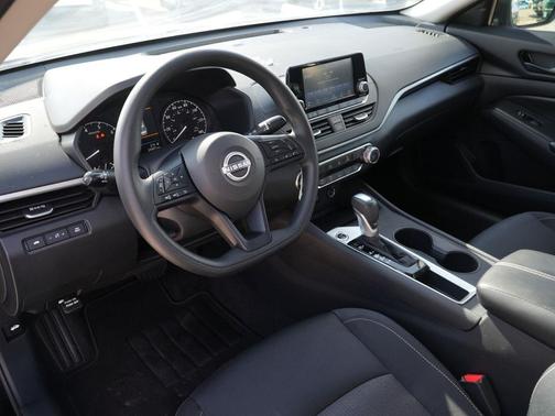 Super Black 2024 Nissan Altima S FWD