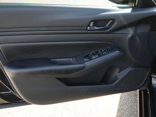 Super Black 2024 Nissan Altima S FWD