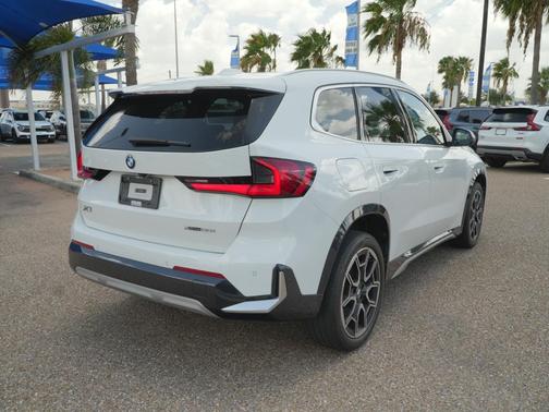 Alpine White 2023 BMW X1 xDrive28i