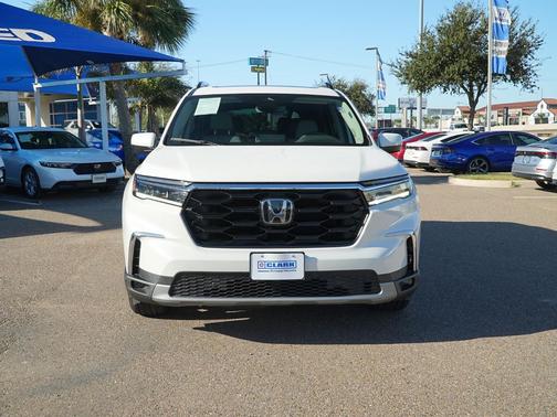 2023 Honda Pilot Touring 8-Passenger