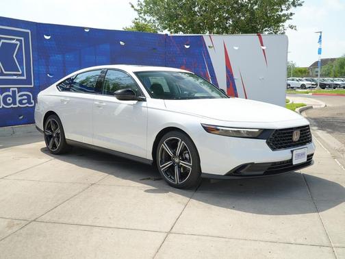 Platinum White Pearl 2026 Honda Accord SE