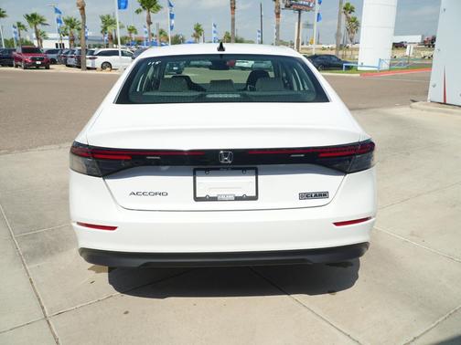 Platinum White Pearl 2026 Honda Accord SE