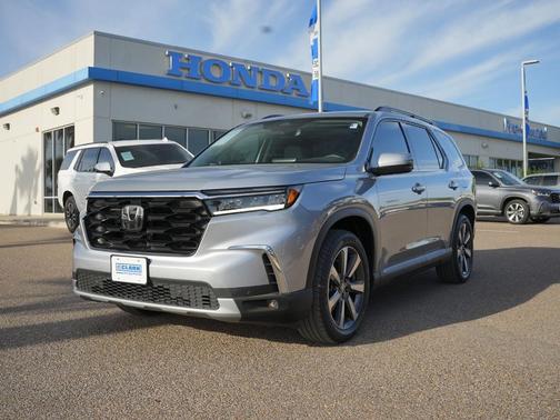 2023 Honda Pilot Touring 8-Passenger